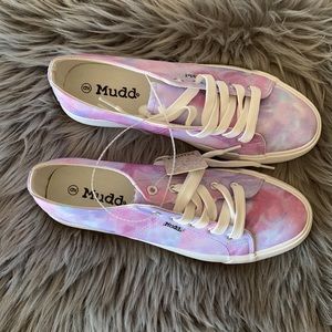 mudd canvas shoes